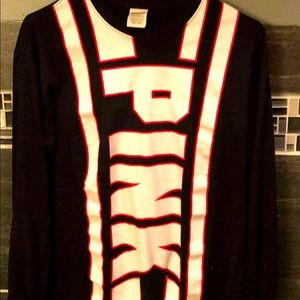 Used, like new pink long sleeve shirt
